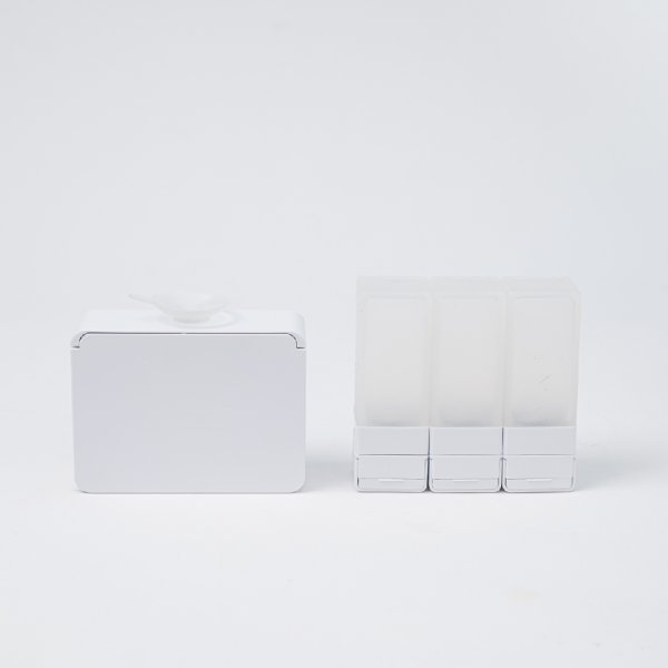 Suzzi｜旅行沐浴禮盒組(皂盒*1個+M號分裝瓶*3支)-希臘白組合